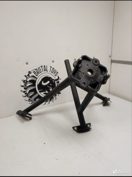 Кронштейн запасного колеса на Maverick X3 бу